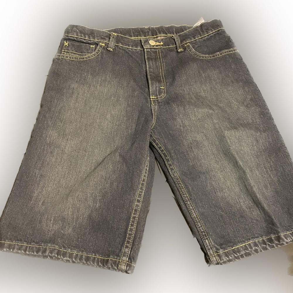 💙MAKE AN OFFER ❣️Boys Wrangler Shorts. Size 18.  Excellent . Clean & Sanitized.